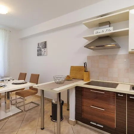 Apartment Oto By El-pi Tours *