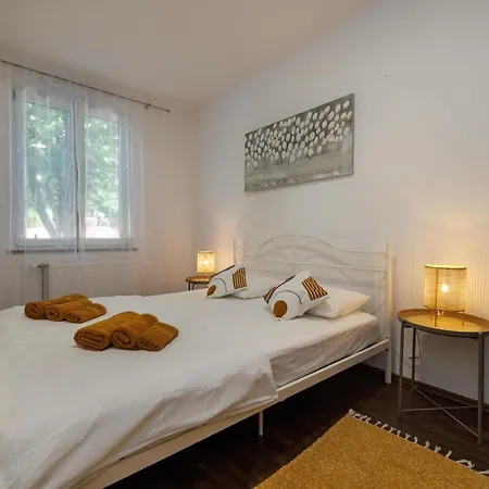 Oto By El-pi Tours Apartment