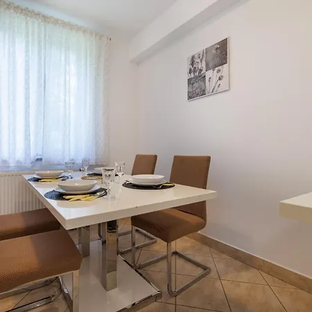 Oto By El-pi Tours Apartment